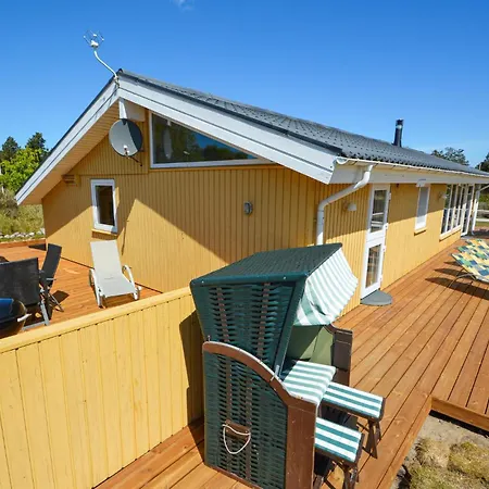 Holiday home Gorgeous In Romo With Kitchen
